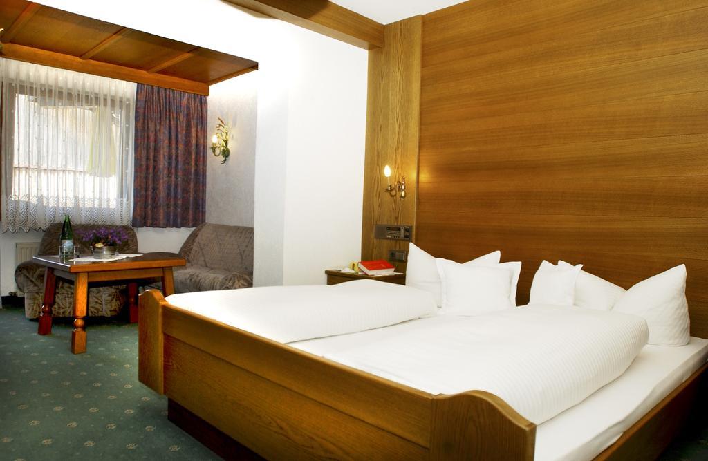 Hotel Garni Dietrich Зефельд-ін-Тіроль Номер фото